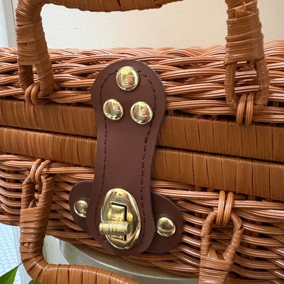 Brown Woven Wicker Storage Basket - Picture 6 of 13